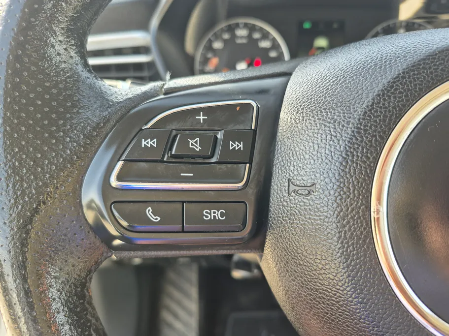 2023 ام جي 5 LUX 