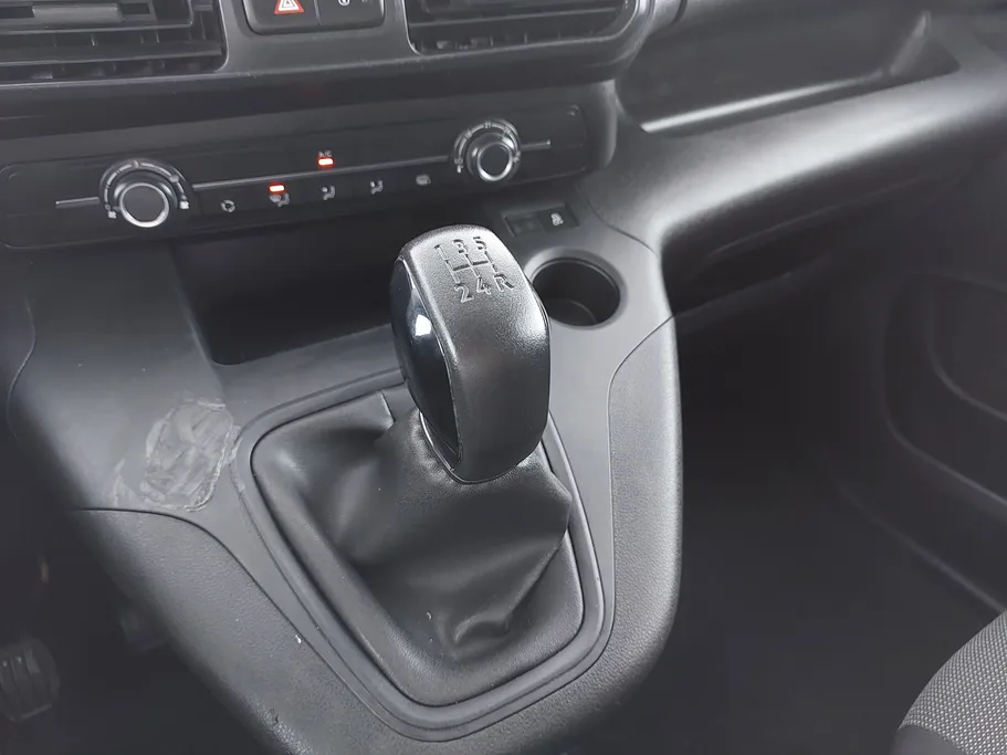 بيجو بارتنر Short van 2023 