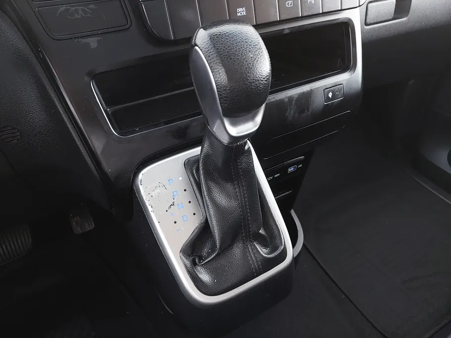 2022 Hyundai Staria Smart 9 ST 