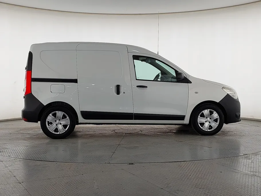 2021 Renault Docker Van بضاعة 