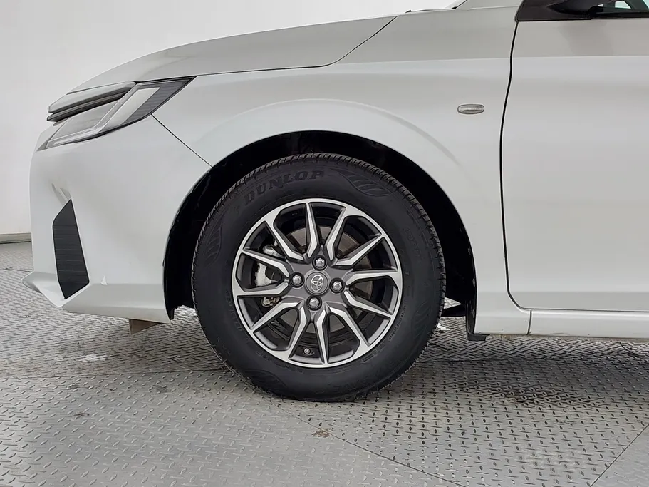 2023 Toyota Yaris  Y 