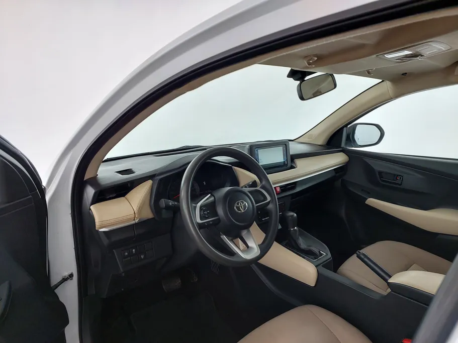 2023 Toyota Yaris  Y 