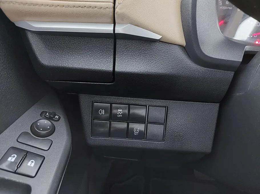 2023 Toyota Yaris  Y 