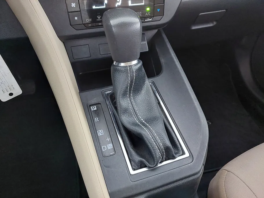 2023 Toyota Yaris  Y 