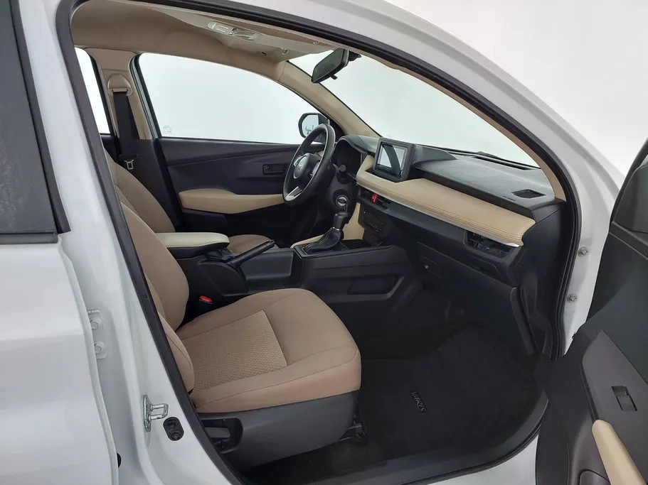 2023 Toyota Yaris  Y 