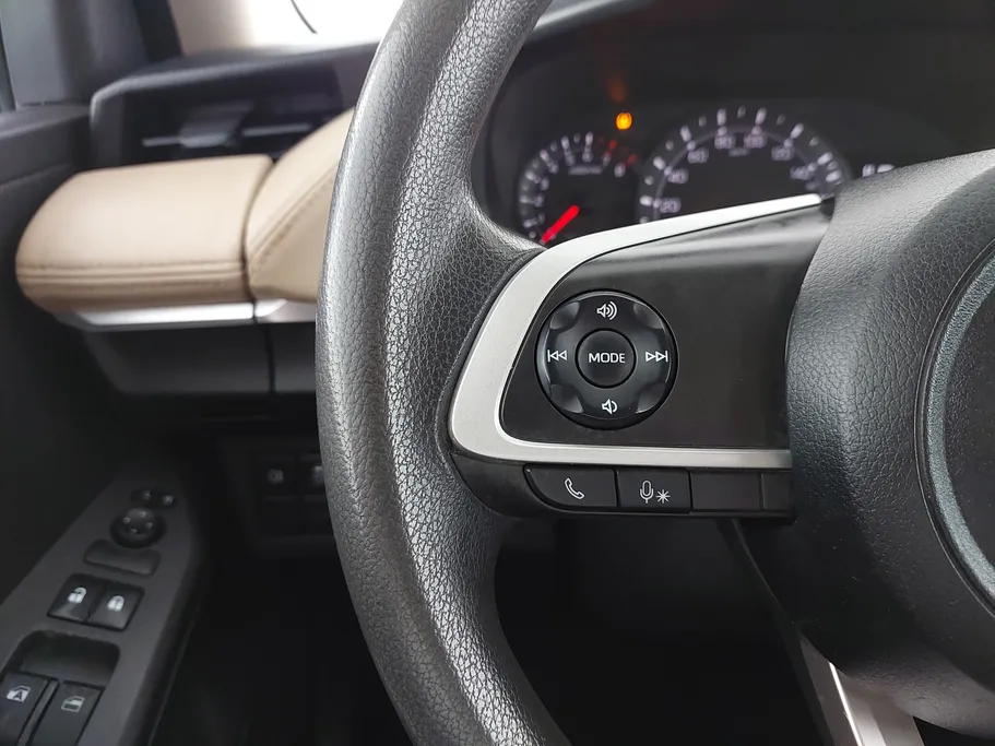 2023 Toyota Yaris  Y 