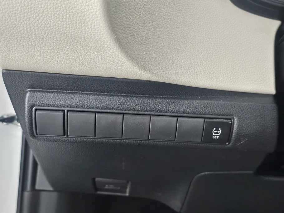 تويوتا كورولا XLI 2023 