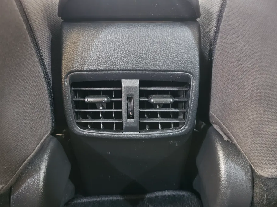 تويوتا كورولا XLI 2023 