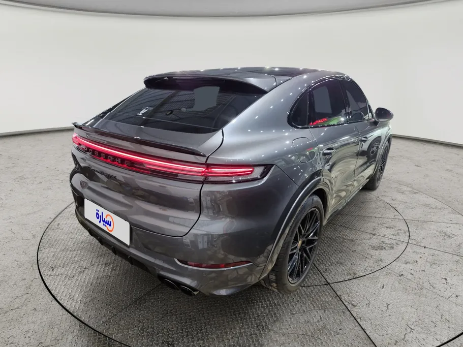 2025 Porsche Cayenne GTS 