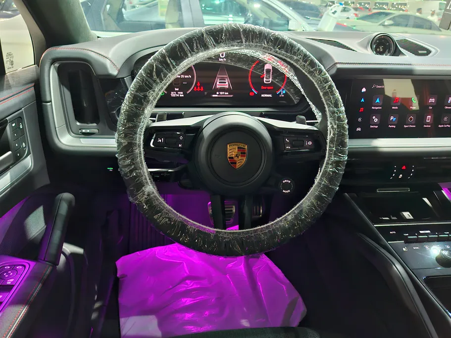 2025 Porsche Cayenne GTS 