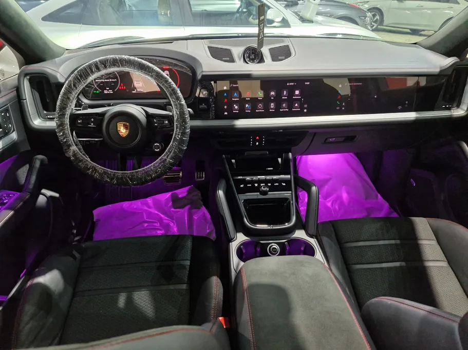 2025 Porsche Cayenne GTS 