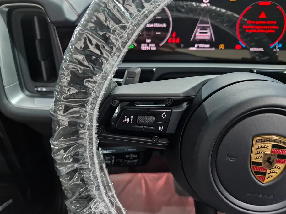 2025 Porsche Cayenne GTS 