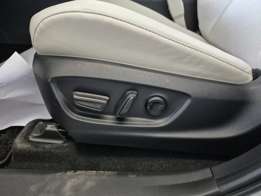 2023 Toyota Crown Premium 