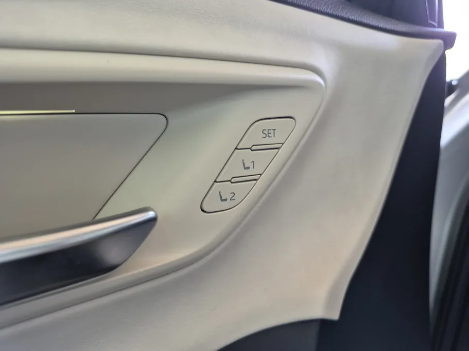 2023 Toyota Crown Premium 