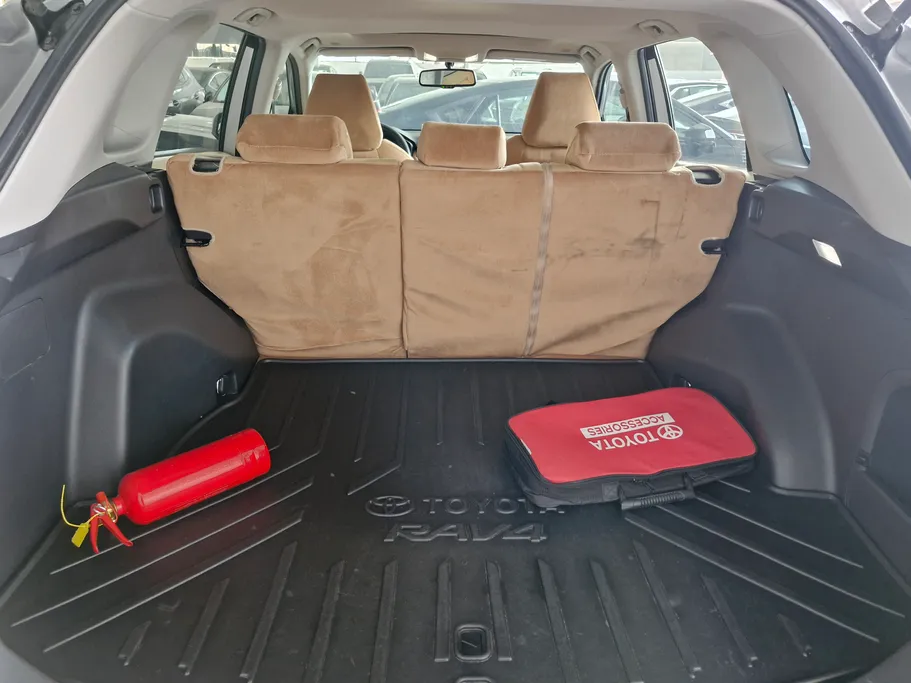 تويوتا راف فور XLE HEV 2023 