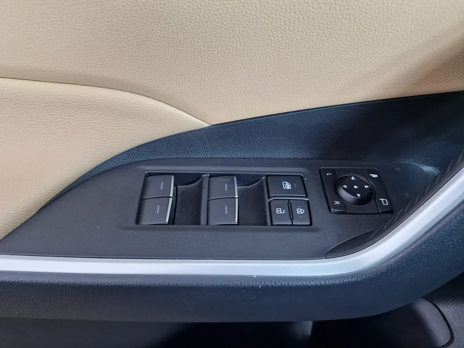 تويوتا راف فور XLE HEV 2023 