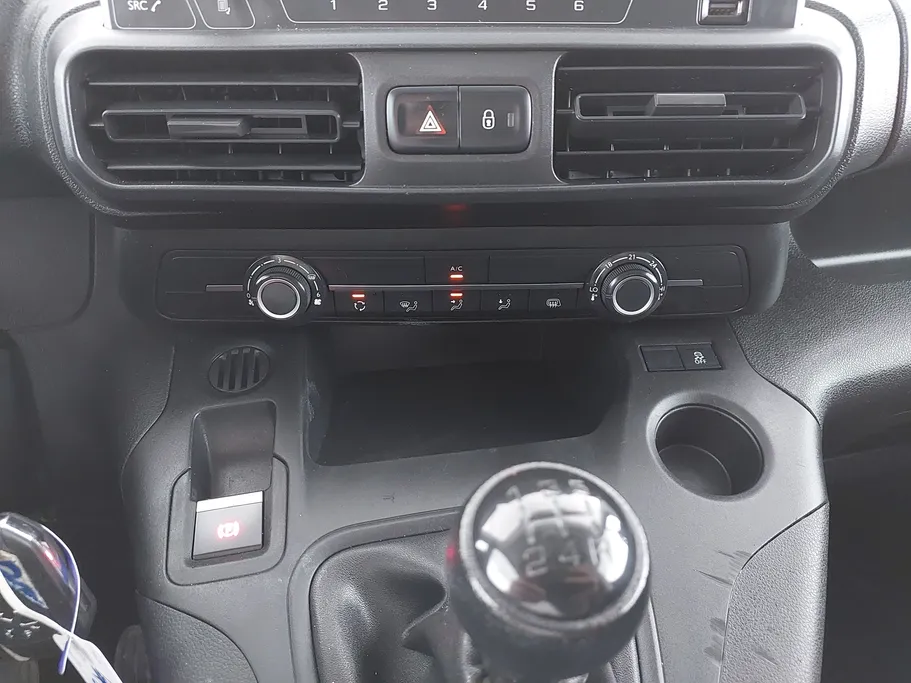 بيجو بارتنر Short van 2022 