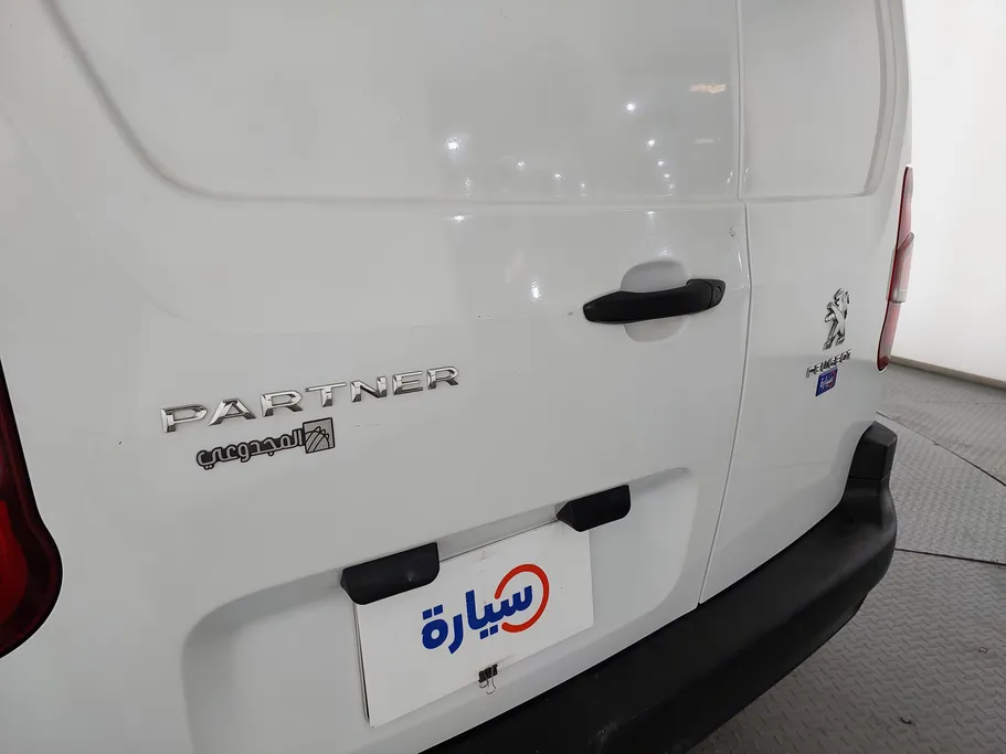 بيجو بارتنر Short van 2022 