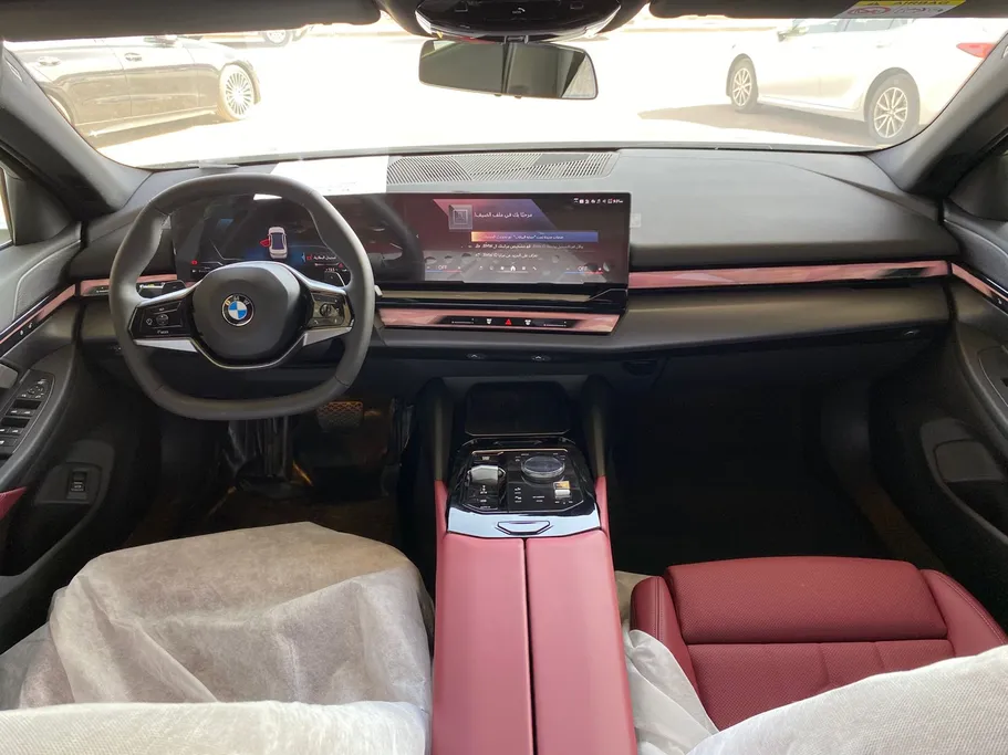 2025 BMW 5 Series 520i 