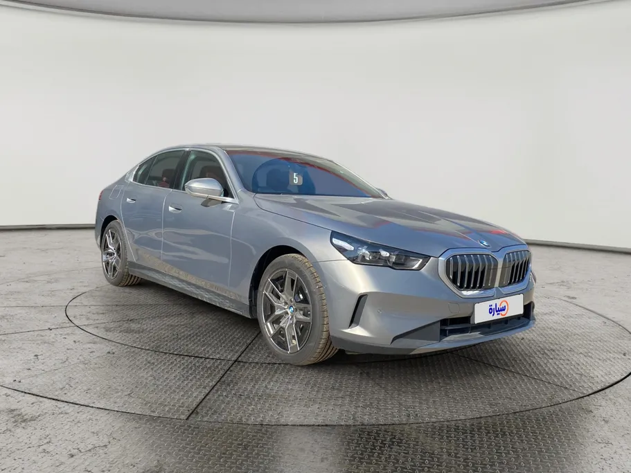 2025 BMW 5 Series 520i 