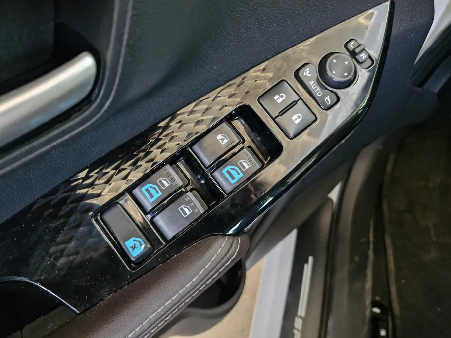 تويوتا يارس YX 2023 