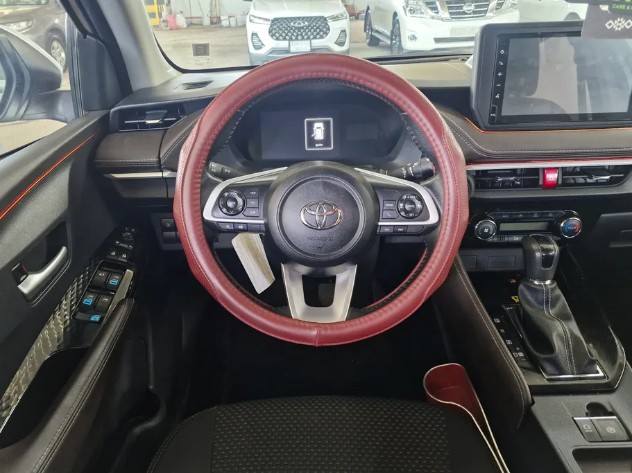 تويوتا يارس YX 2023 