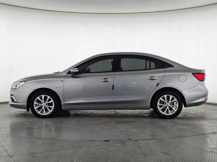 ام جي 5 COM 2023 