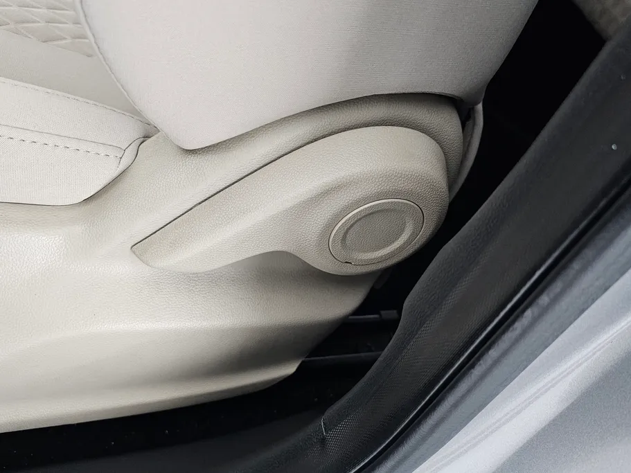 ام جي 5 COM 2023 