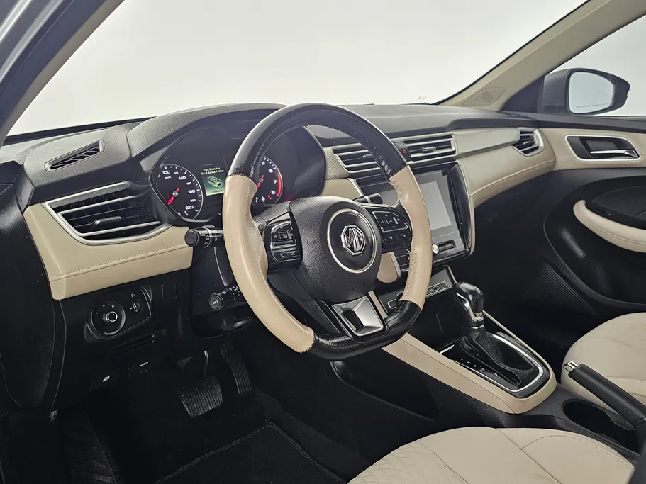 ام جي 5 COM 2023 