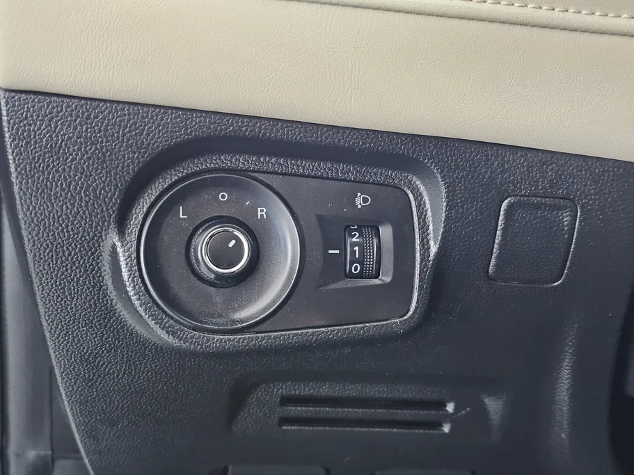 ام جي 5 COM 2023 