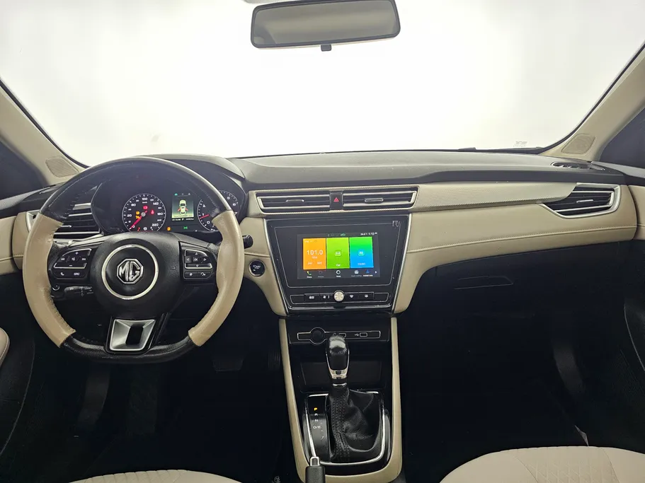 ام جي 5 COM 2023 