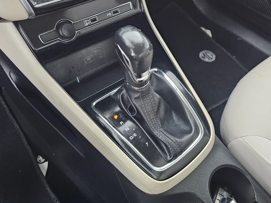 ام جي 5 COM 2023 