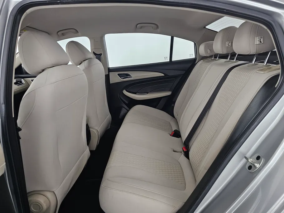 ام جي 5 COM 2023 