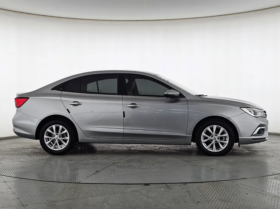 ام جي 5 COM 2023 