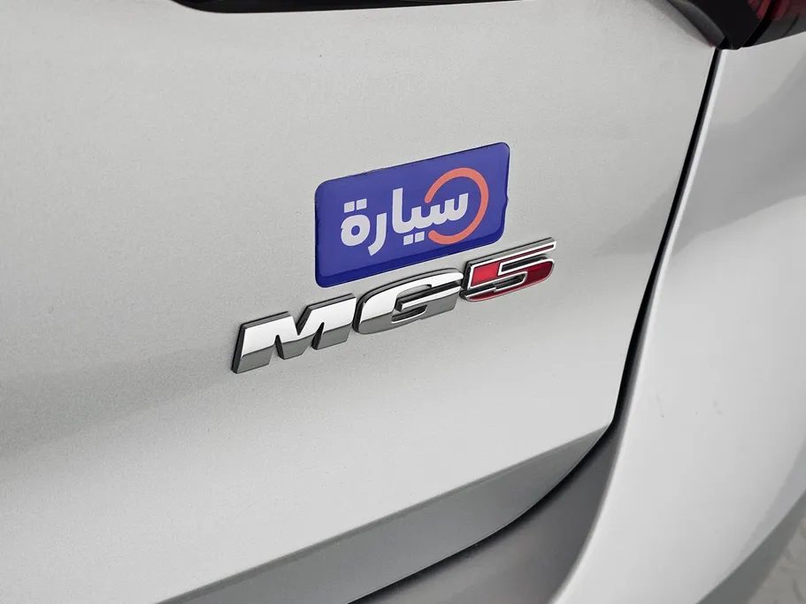 ام جي 5 COM 2023 