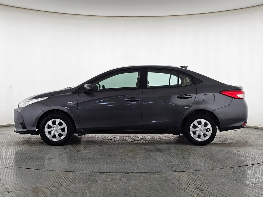 2021 Toyota Yaris  Y 