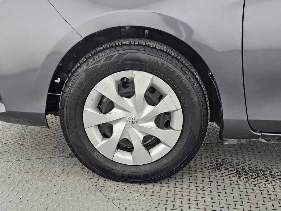 2021 Toyota Yaris  Y 