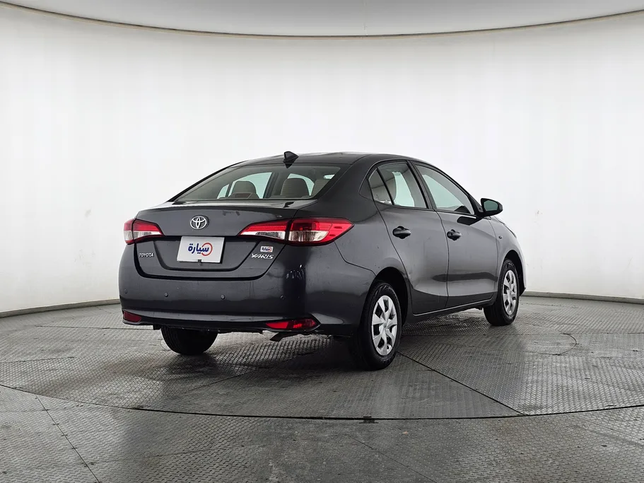 2021 Toyota Yaris  Y 