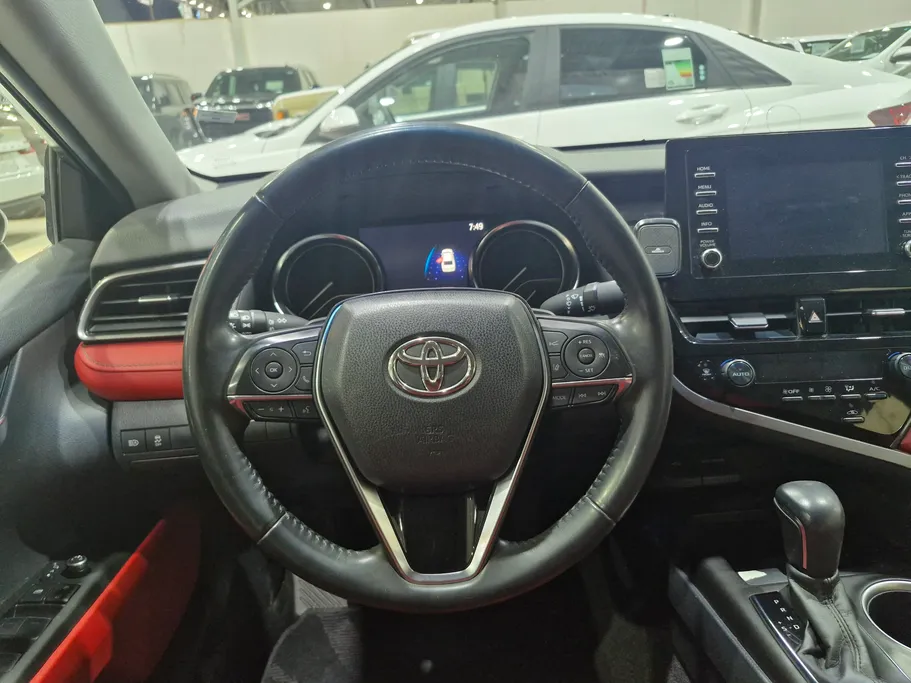 2022 Toyota Camry  SE 
