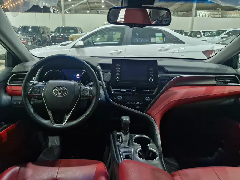 2022 Toyota Camry  SE 
