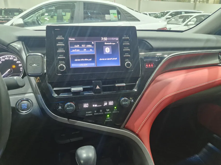2022 Toyota Camry  SE 