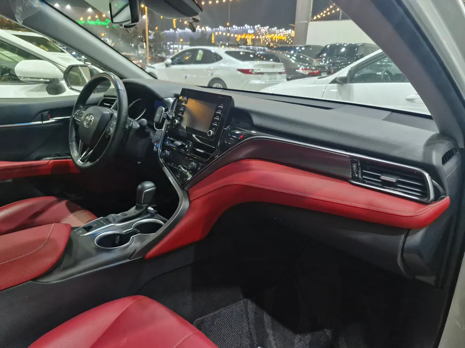 2022 Toyota Camry  SE 