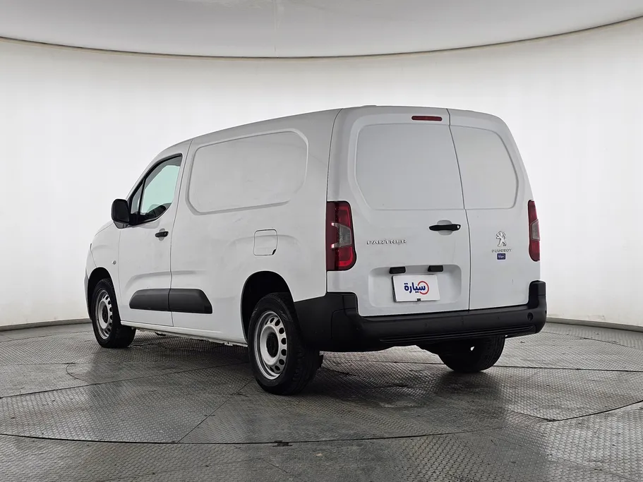 2022 Peugeot Partner Long van 