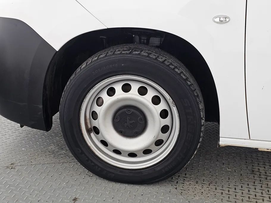 2022 Peugeot Partner Long van 