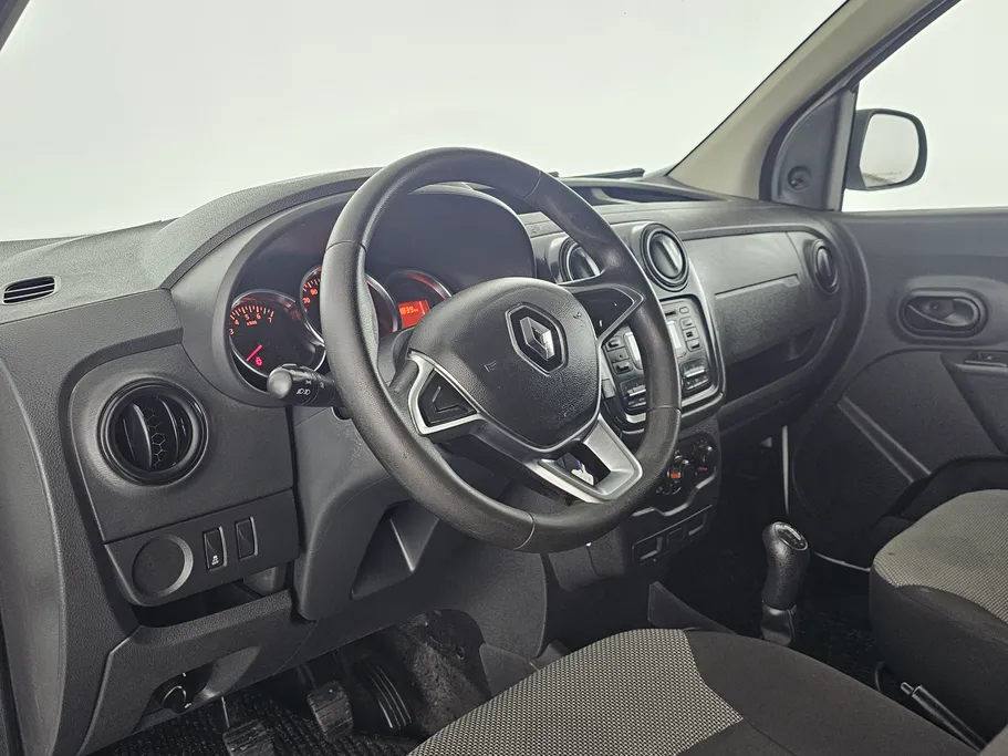 2021 Renault Docker Van بضاعة 