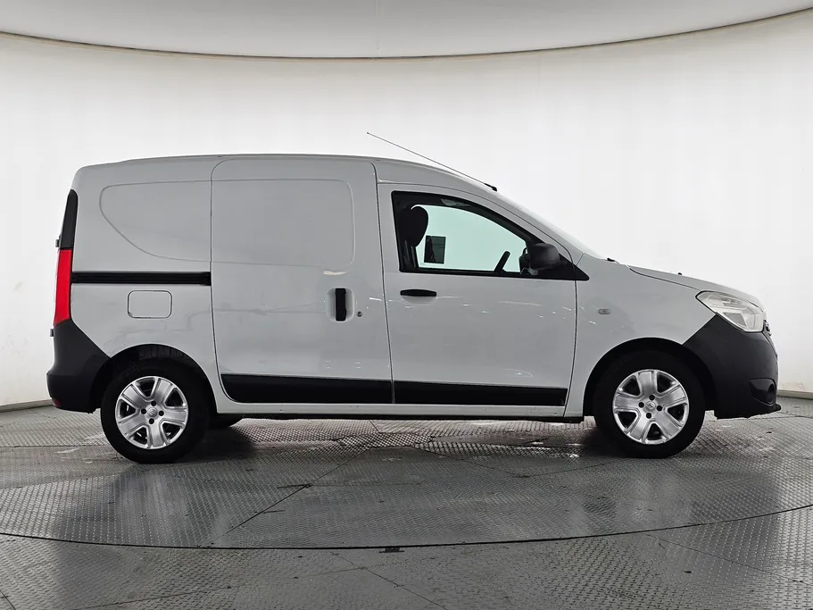 2021 Renault Docker Van بضاعة 