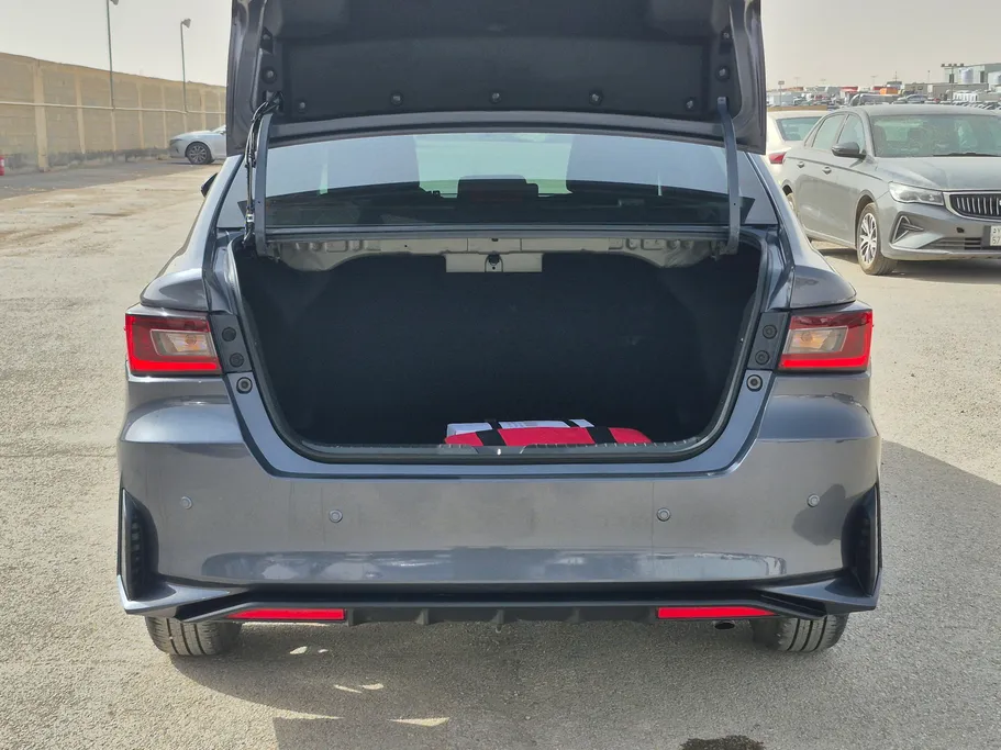 تويوتا يارس Y 2024 