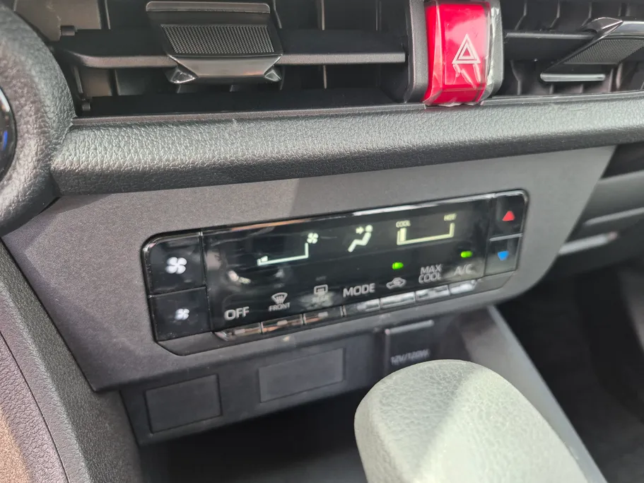 تويوتا يارس Y 2024 