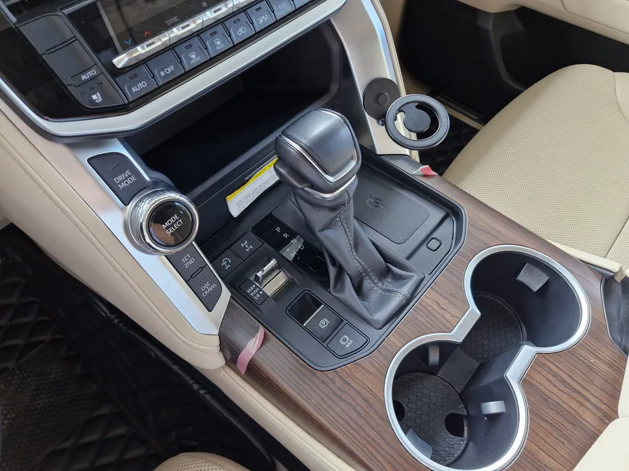 تويوتا لاندكروزر GXR4 2024 