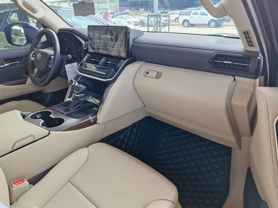 تويوتا لاندكروزر GXR4 2024 